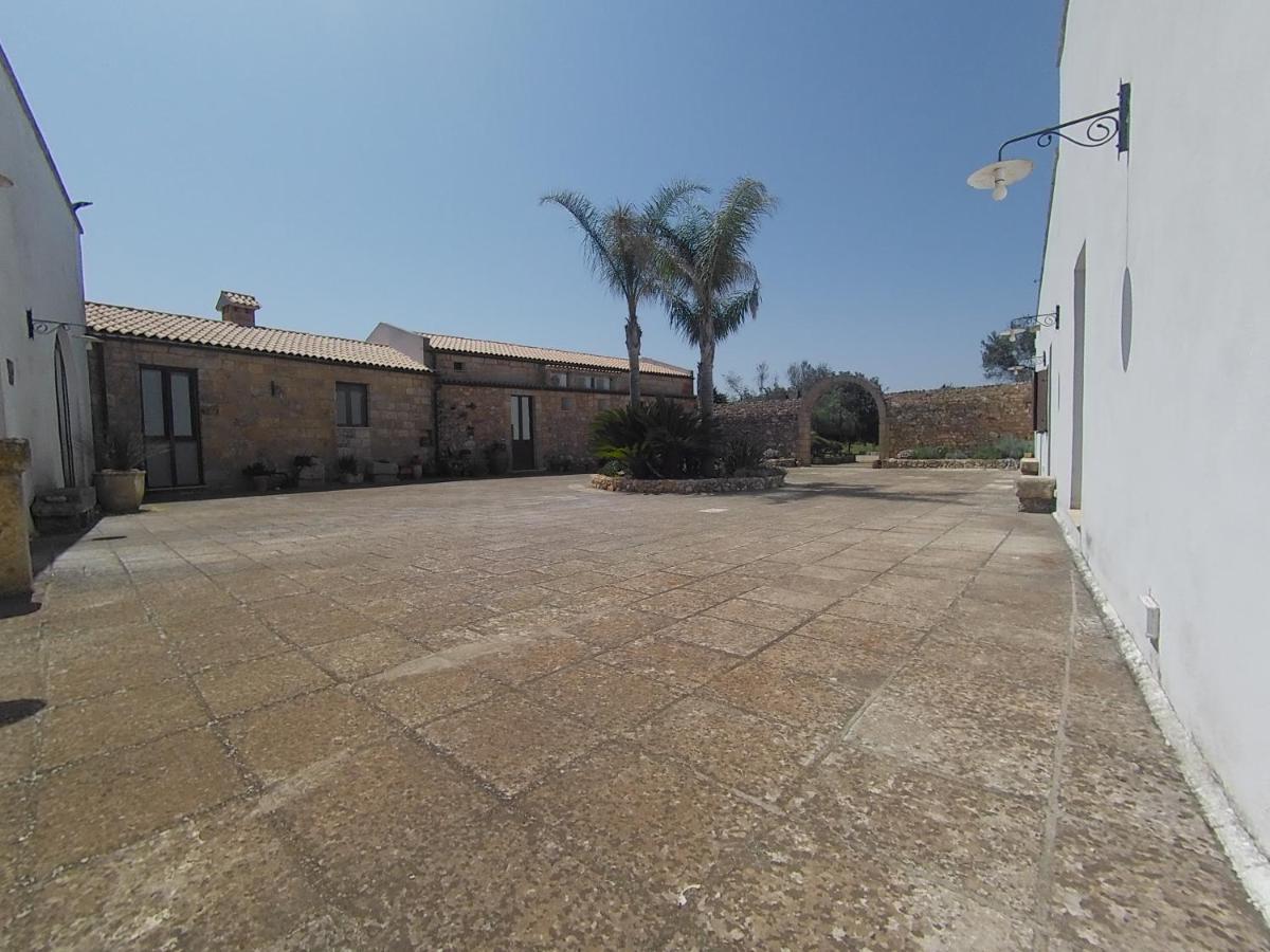 Azienda Agrituristica Masseria La Verna Patù Exteriör bild