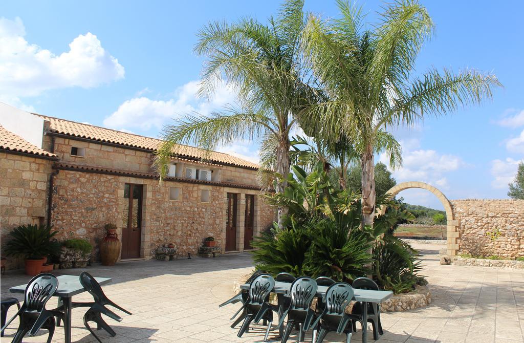 Azienda Agrituristica Masseria La Verna Patù Exteriör bild